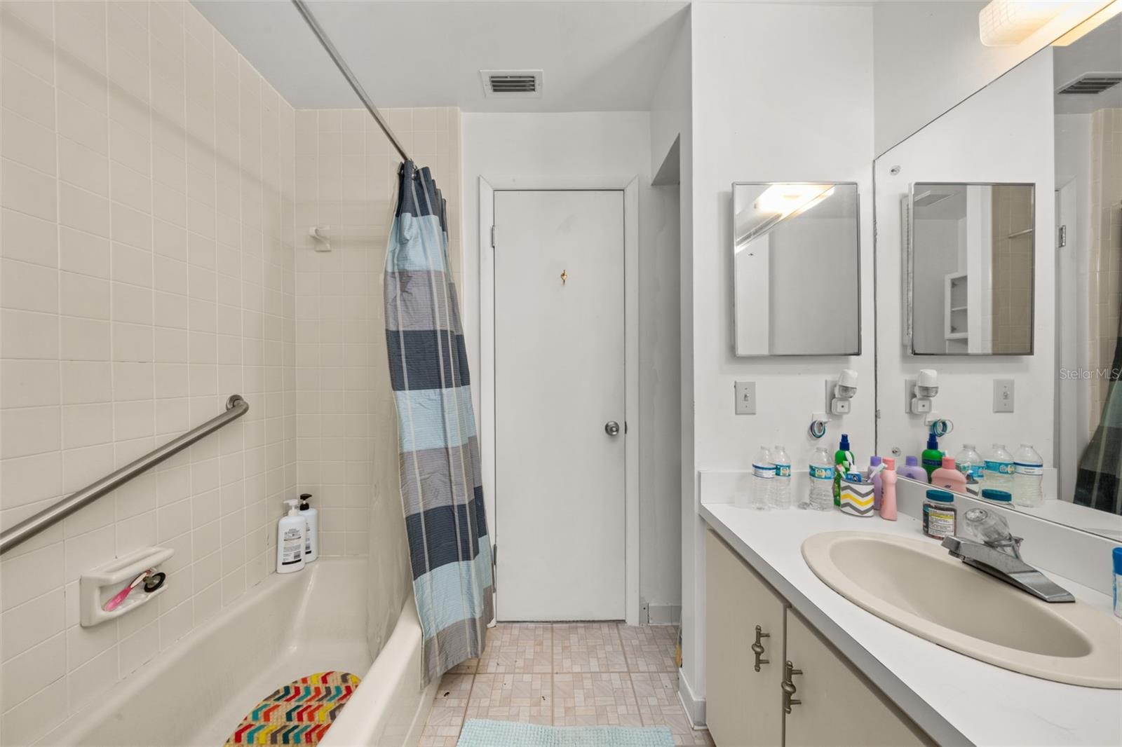 LEISURE LAKES SEC 11 - Residential