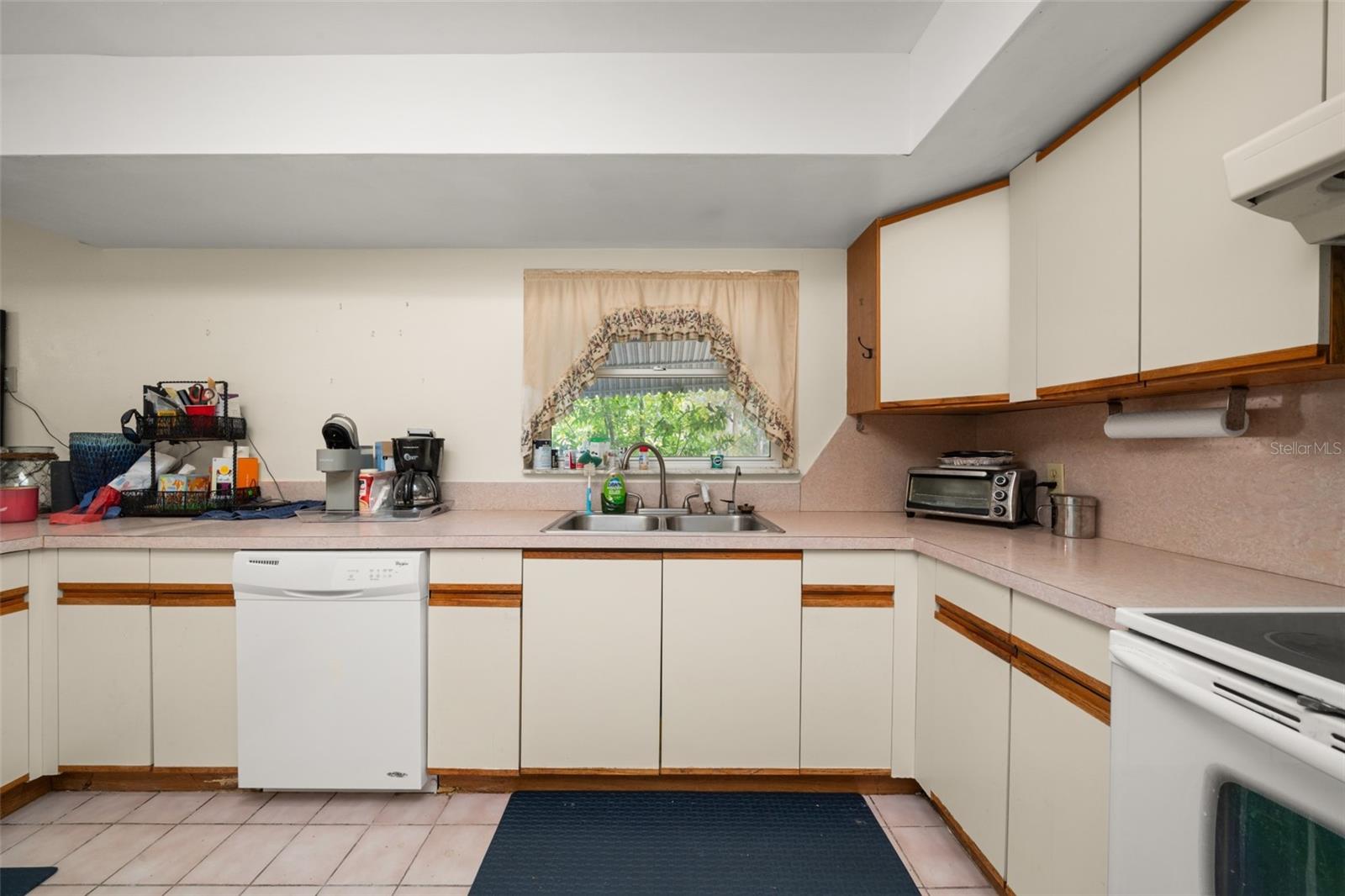 LEISURE LAKES SEC 11 - Residential