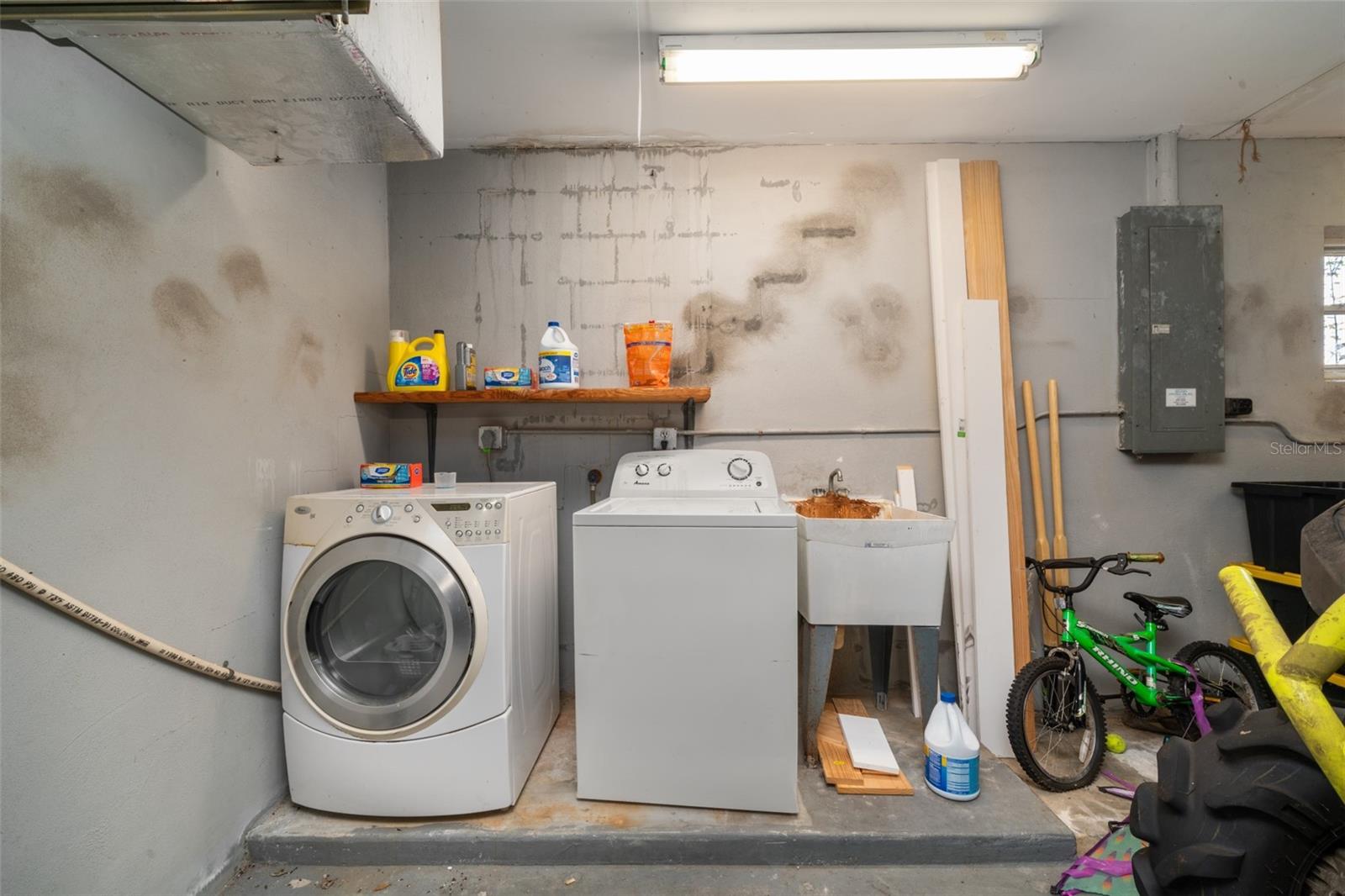 LEISURE LAKES SEC 11 - Residential