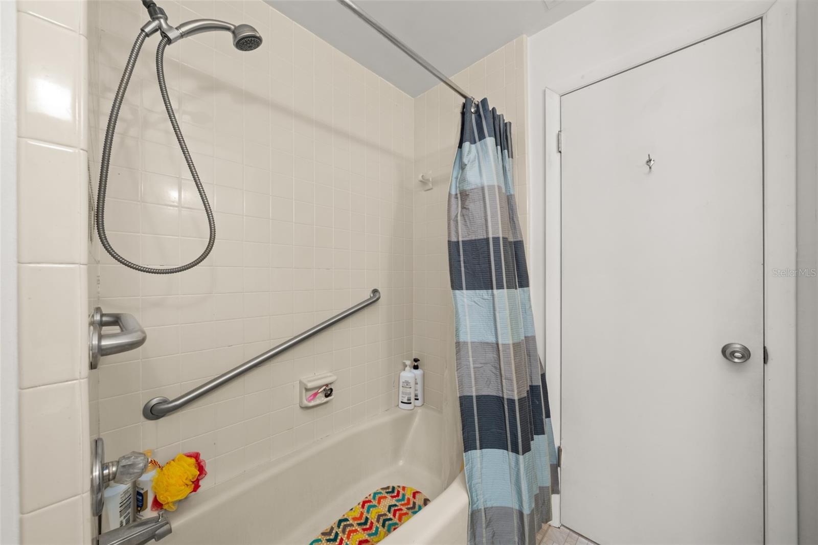 LEISURE LAKES SEC 11 - Residential