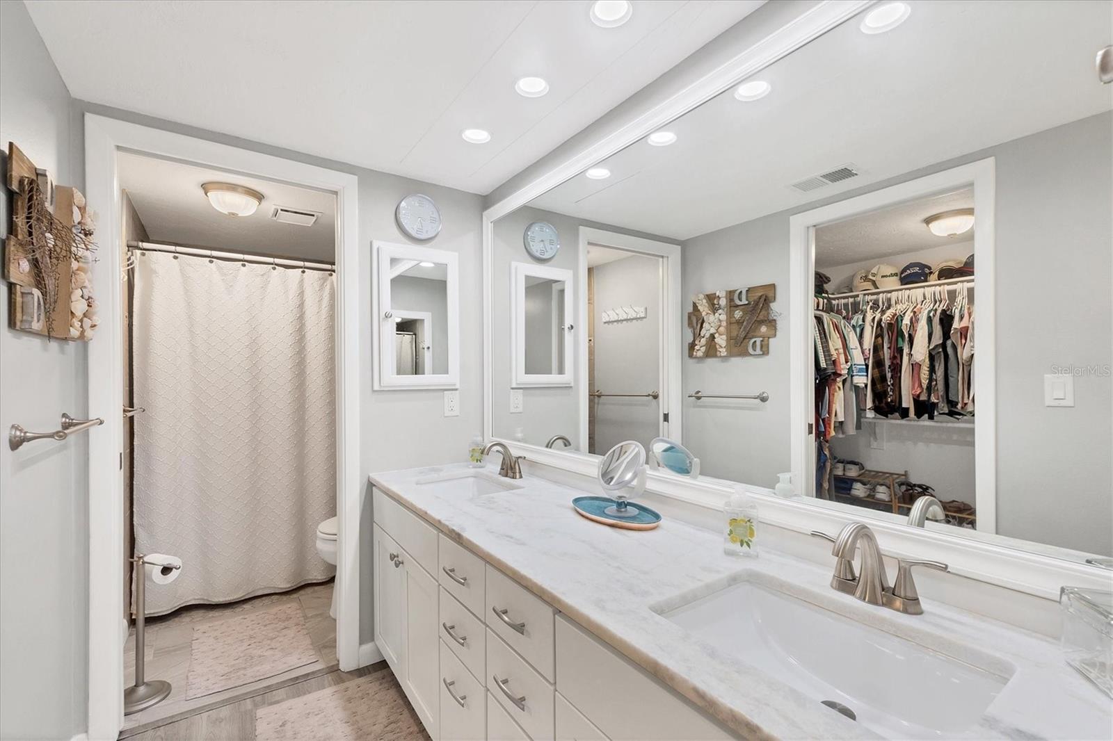 LAKES OF CAPRI - Residential