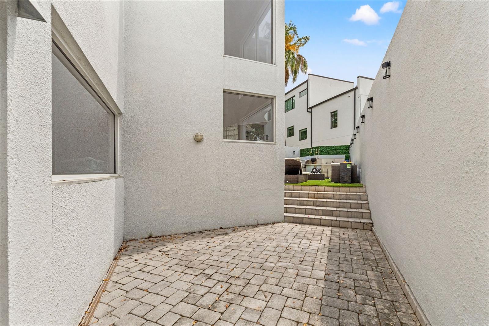 HANAN PARK UNIT 2 - Residential Lease