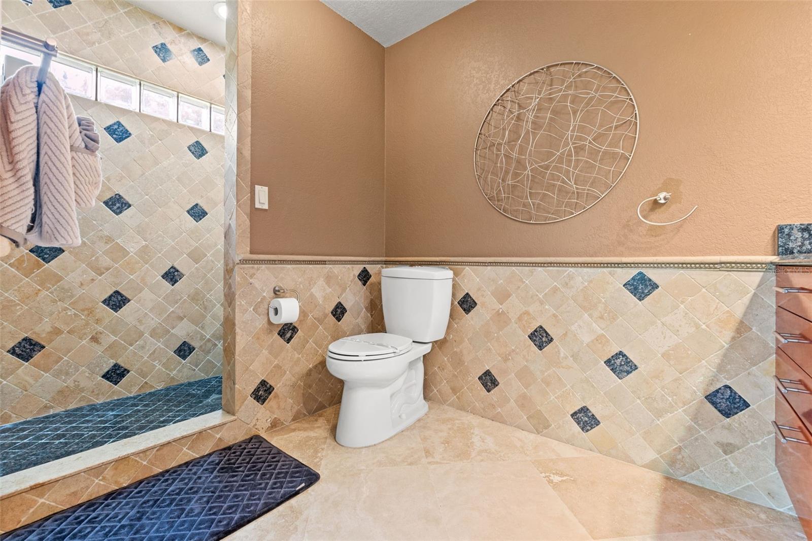 HANAN PARK UNIT 2 - Residential Lease