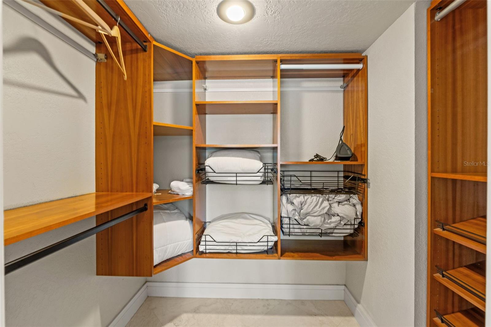 HANAN PARK UNIT 2 - Residential Lease