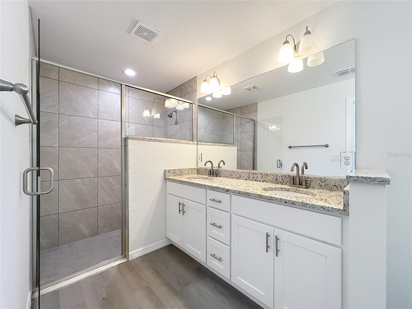 RAINBOW LAKES ESTATE - Residential