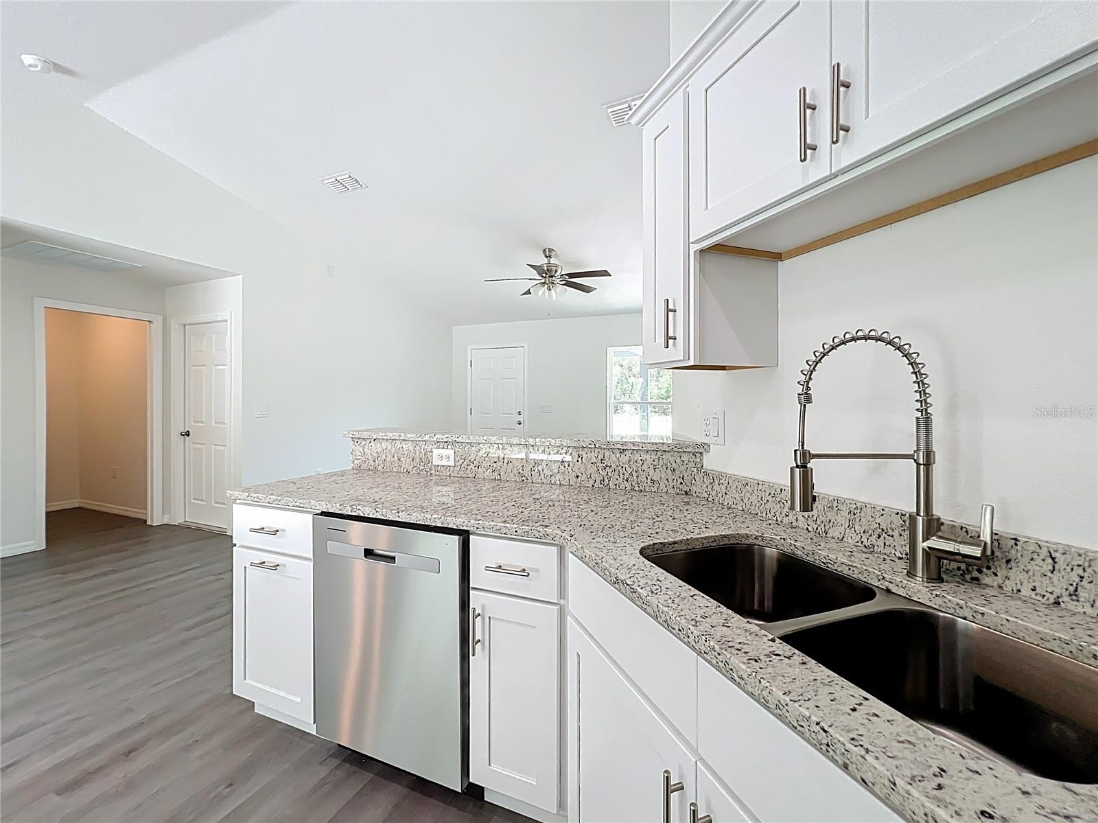 RAINBOW LAKES ESTATE - Residential