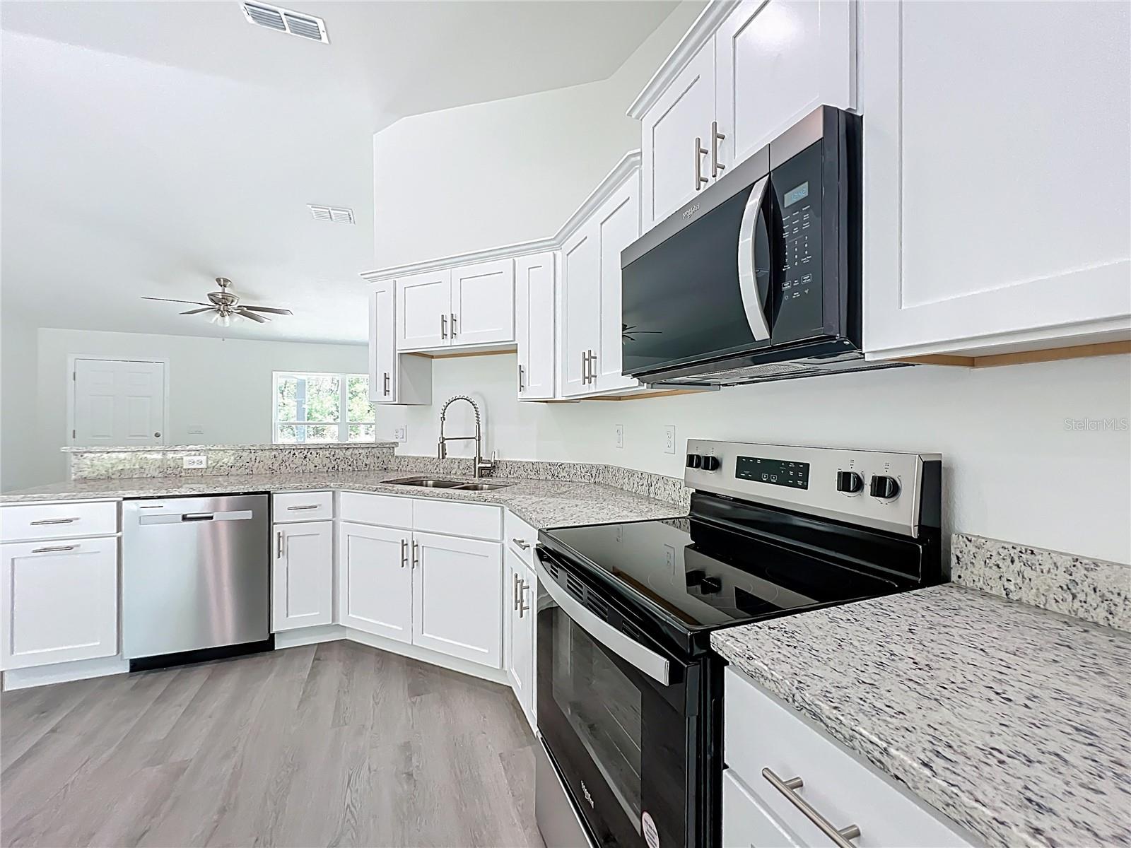 RAINBOW LAKES ESTATE - Residential