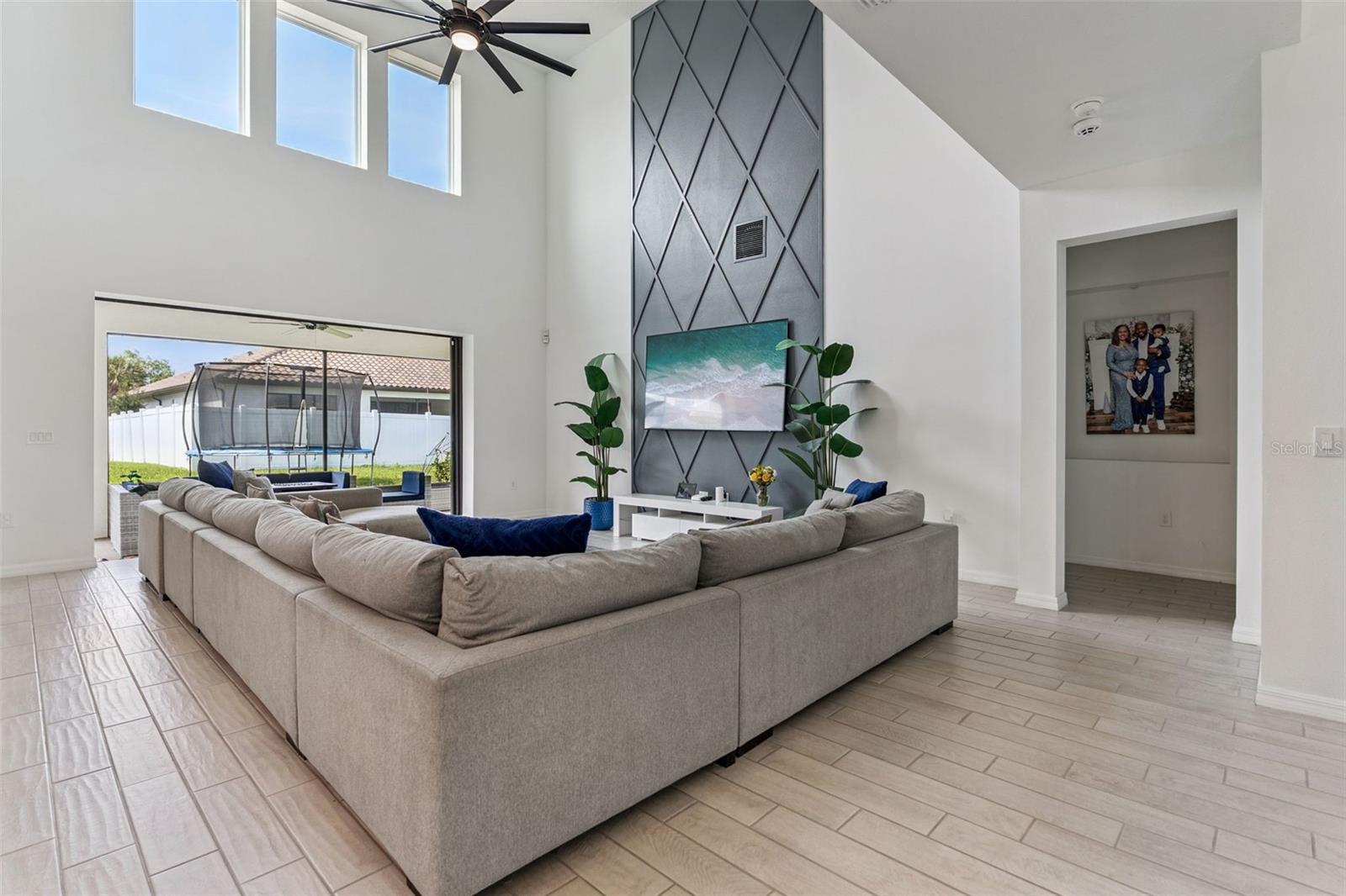 3826 SHORESIDE DRIVE