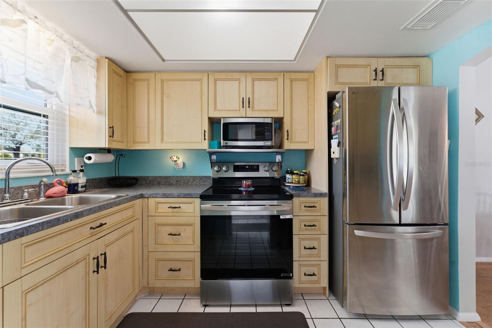 5061 LIVE OAK CIRCLE