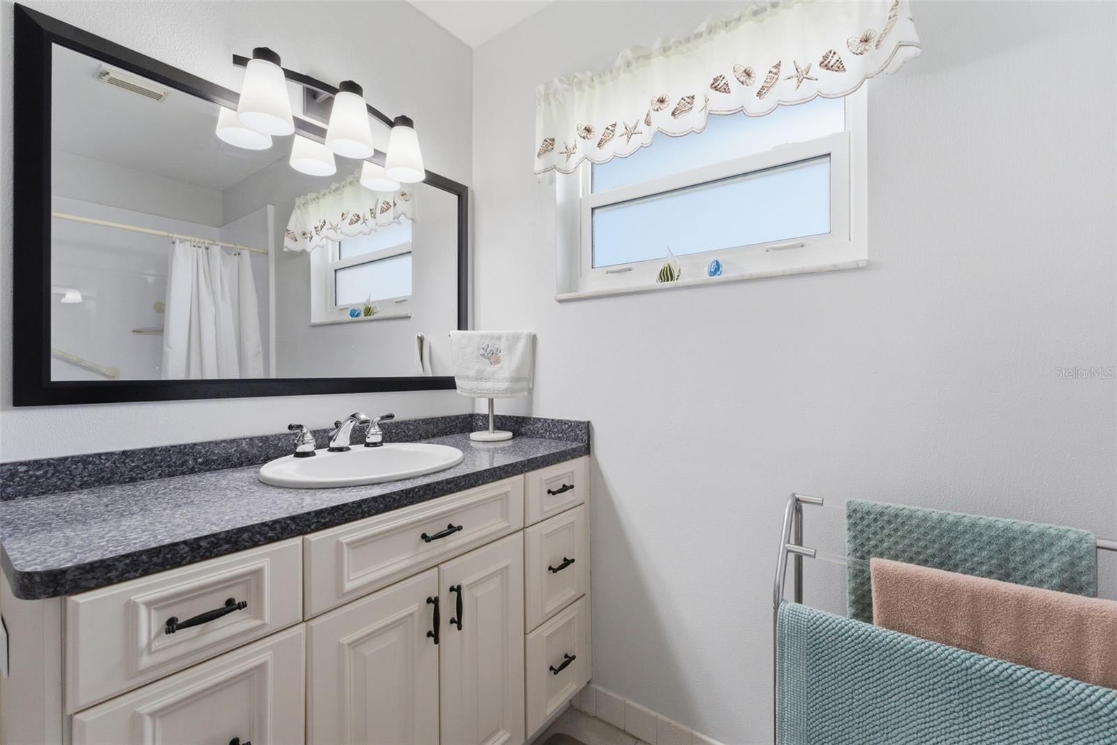 OAKWOOD VILLA SEC A - Residential