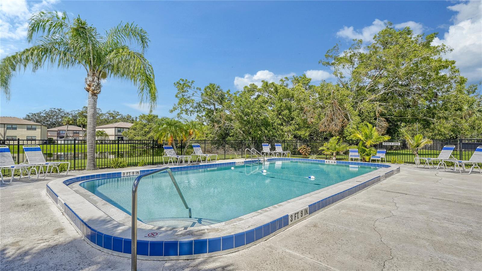 OAKWOOD VILLA SEC A - Residential