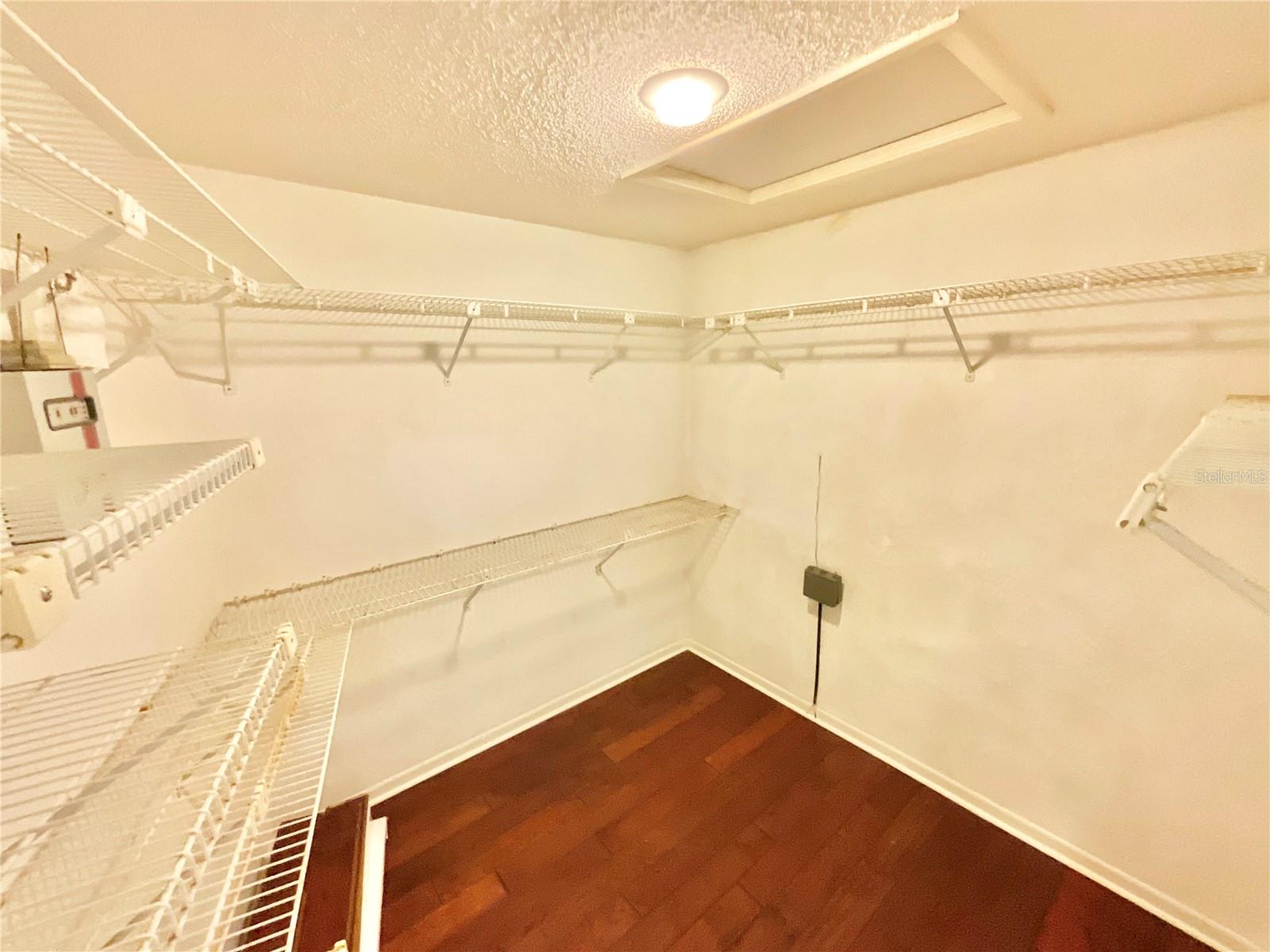 RIVERSIDE OAKS - Residential Lease