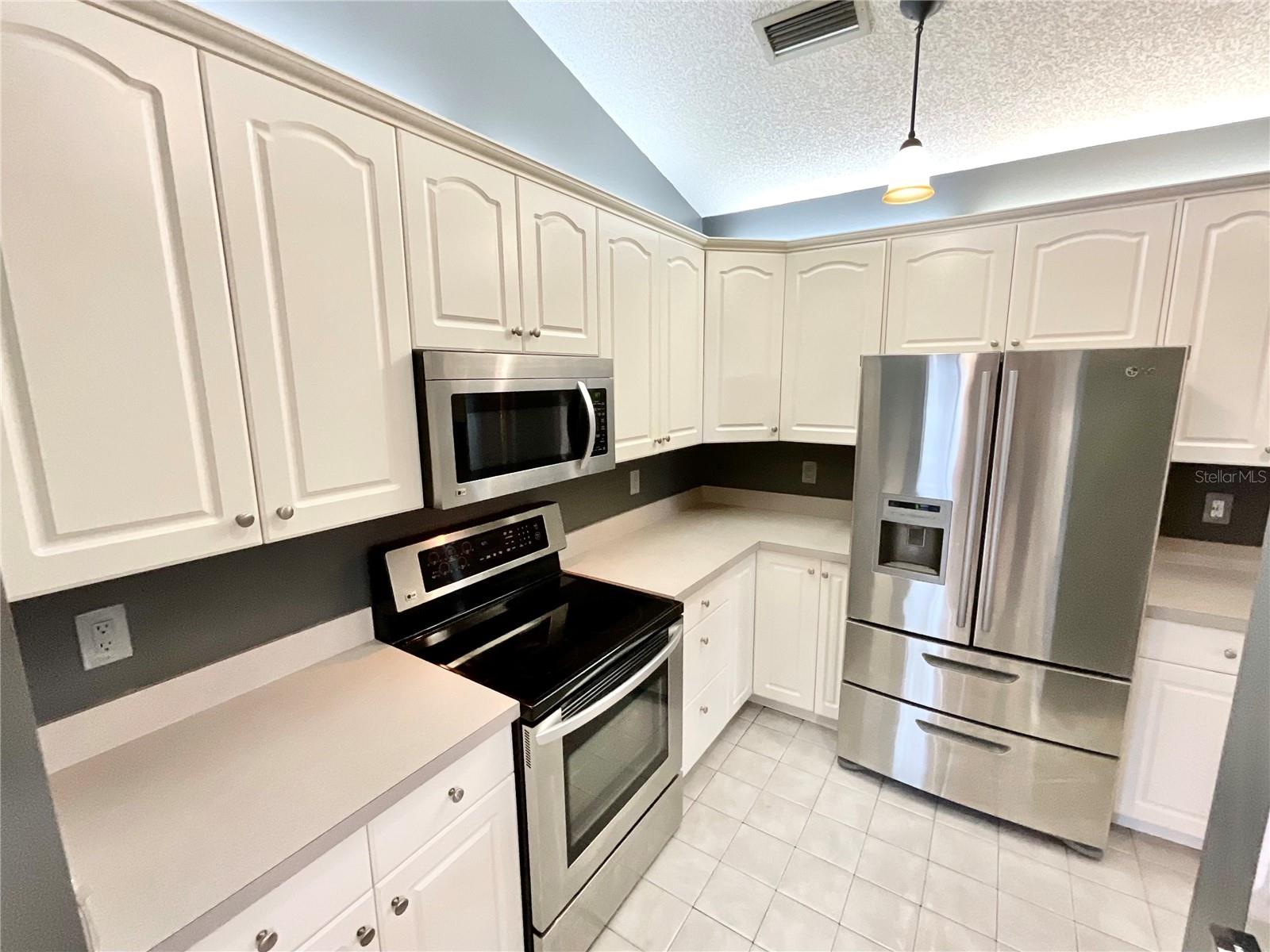 RIVERSIDE OAKS - Residential Lease