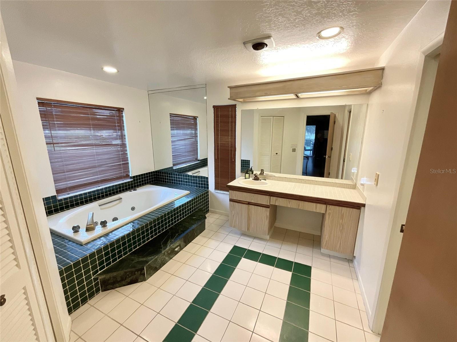 RIVERSIDE OAKS - Residential Lease