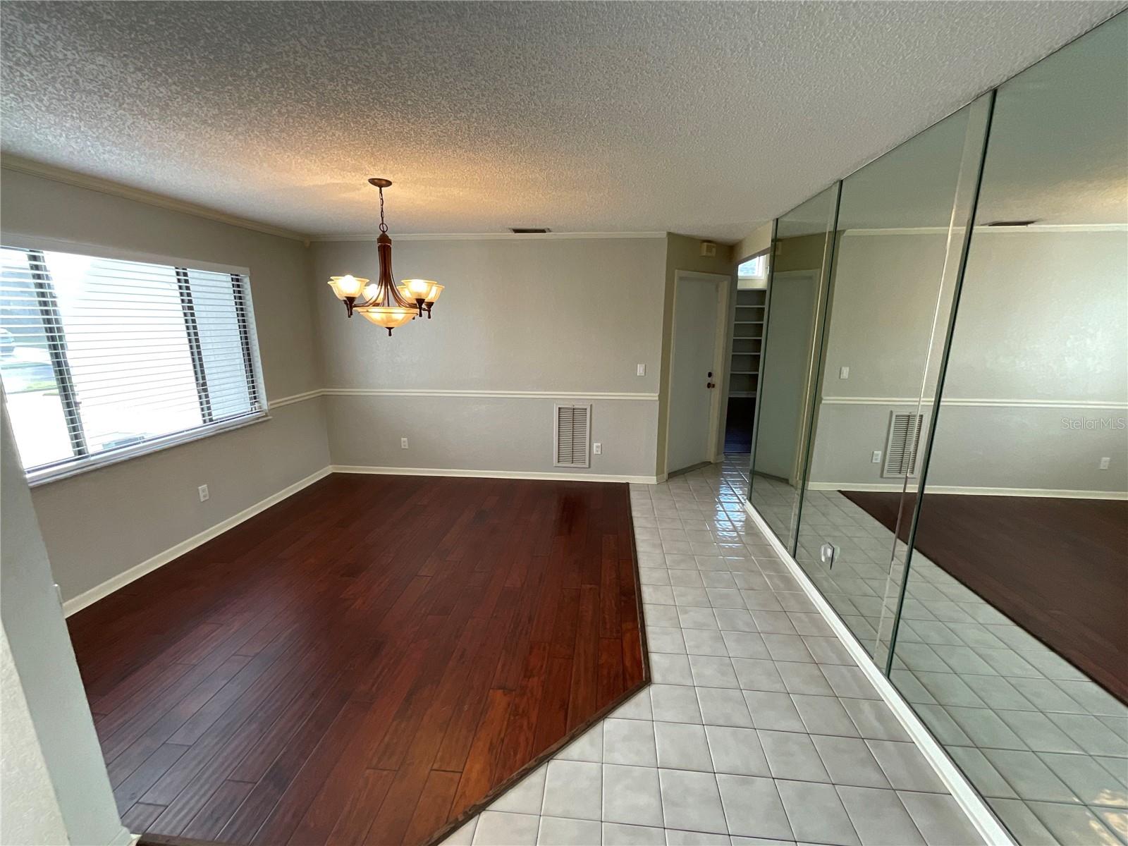 RIVERSIDE OAKS - Residential Lease