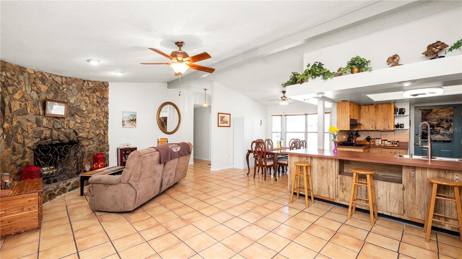 6421 CALUSA DRIVE