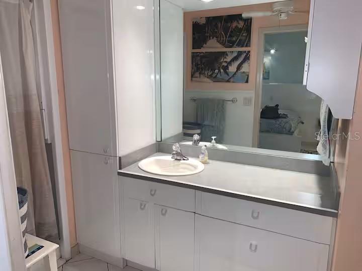 BAYSIDE CONDO - Residential