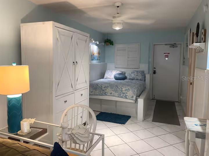 BAYSIDE CONDO - Residential