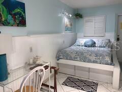 BAYSIDE CONDO - Residential