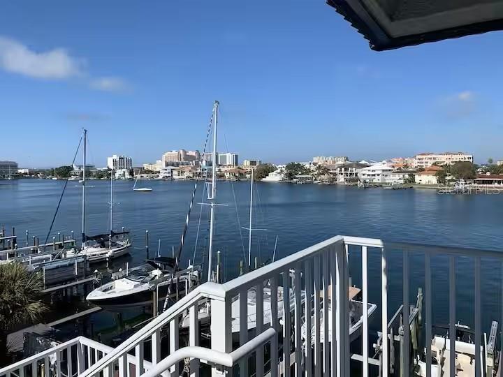 BAYSIDE CONDO - Residential