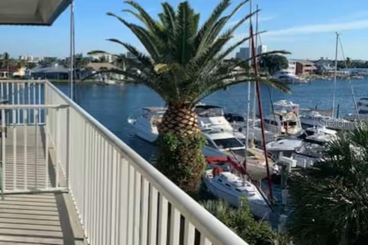 BAYSIDE CONDO - Residential