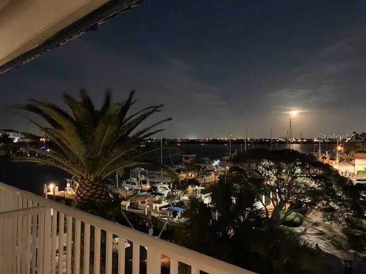 BAYSIDE CONDO - Residential