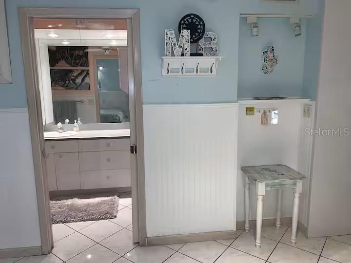 BAYSIDE CONDO - Residential