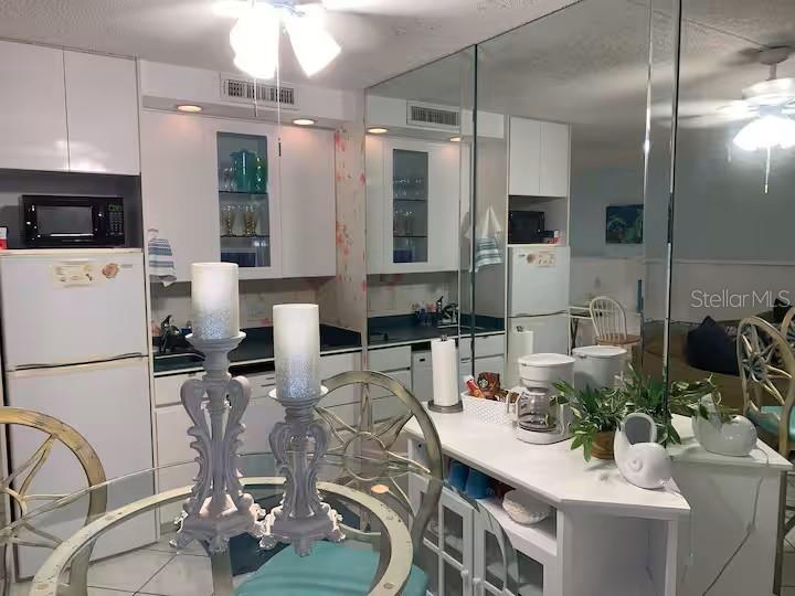 BAYSIDE CONDO - Residential