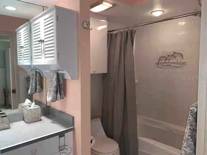 BAYSIDE CONDO - Residential