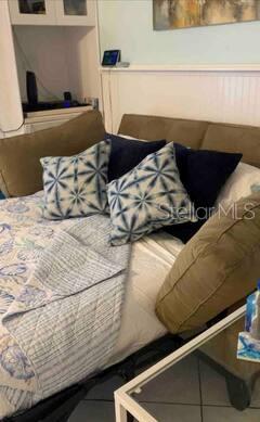 BAYSIDE CONDO - Residential