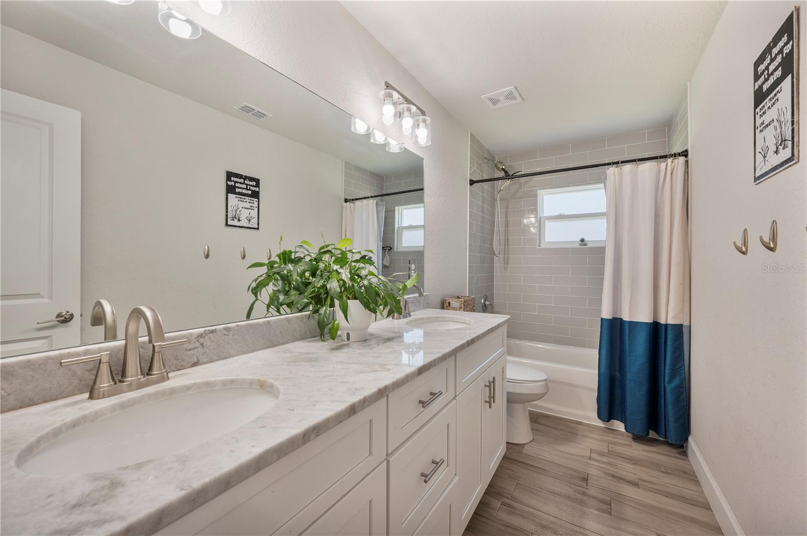 OAK GLEN - Residential