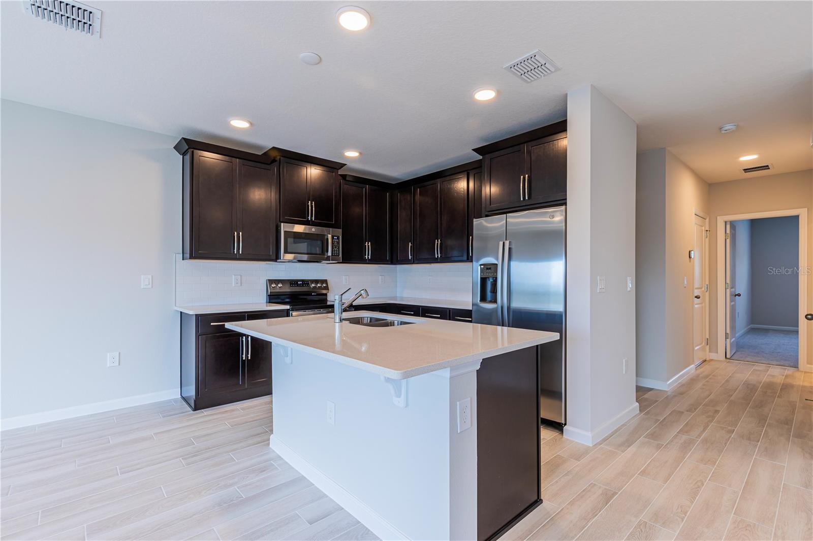 EDEN AT CROSSPRAIRIE - Residential Lease