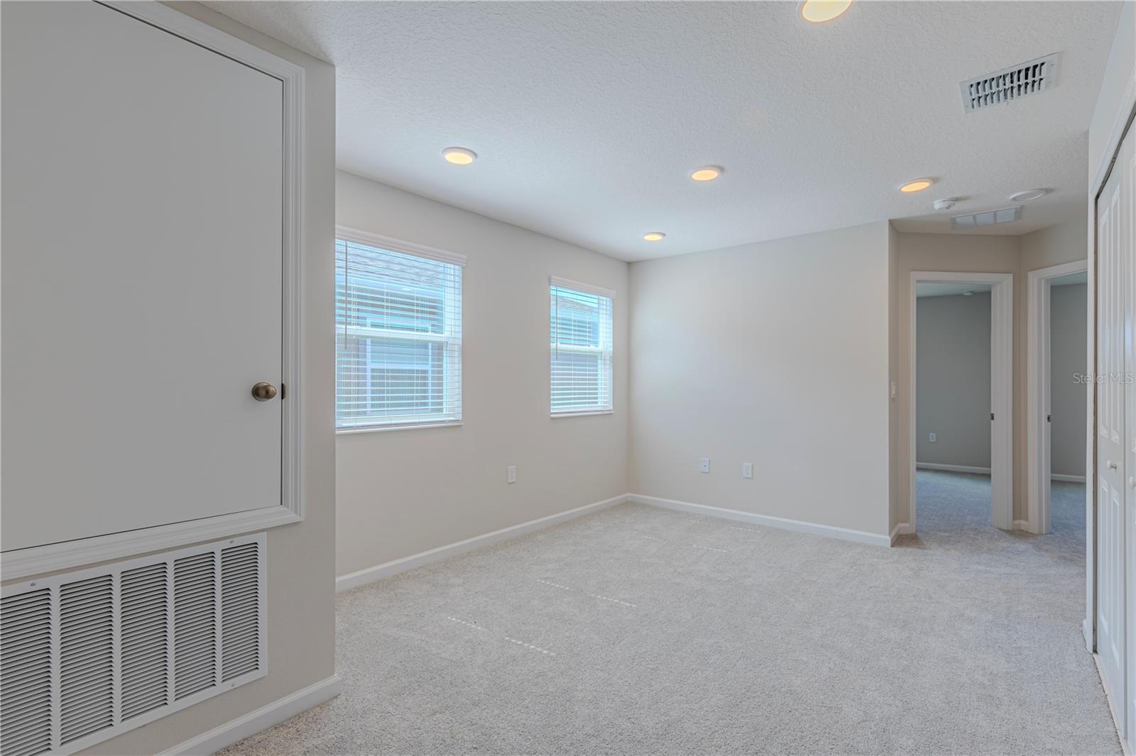 EDEN AT CROSSPRAIRIE - Residential Lease