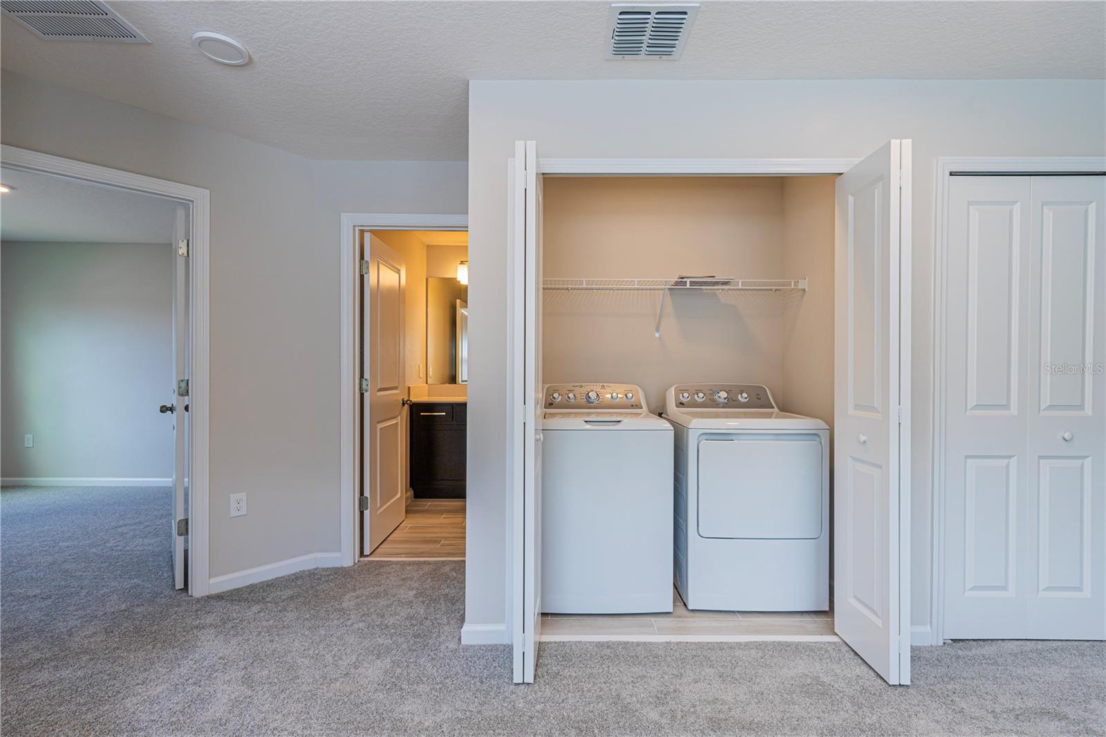EDEN AT CROSSPRAIRIE - Residential Lease