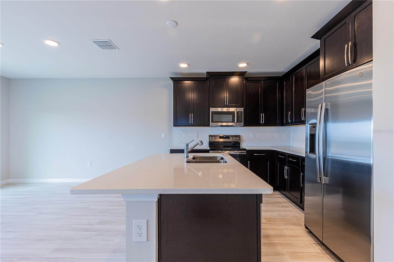 EDEN AT CROSSPRAIRIE - Residential Lease