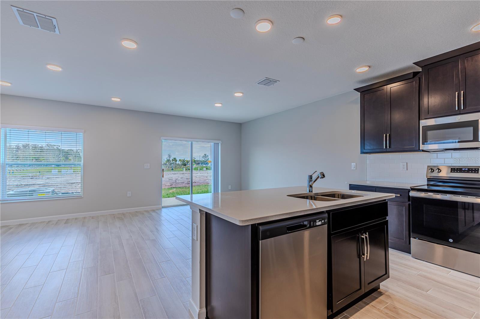 EDEN AT CROSSPRAIRIE - Residential Lease