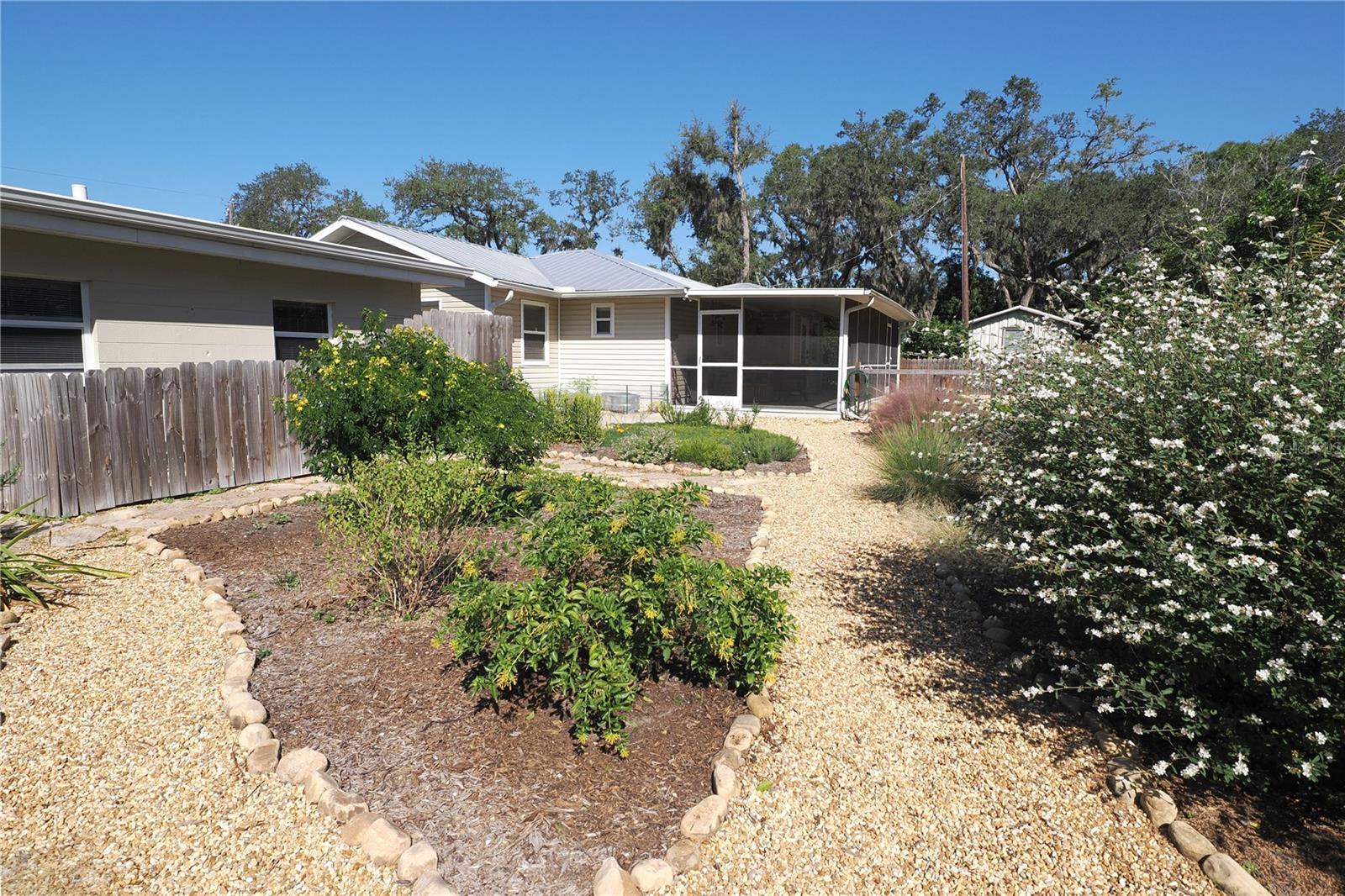 1303 ARCADIA AVENUE