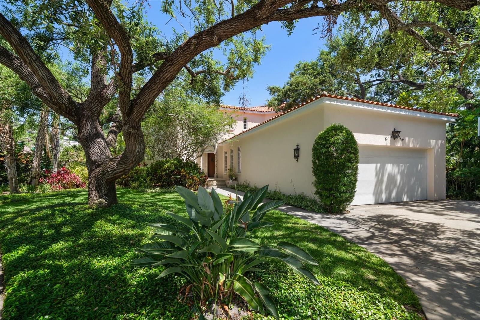 514 RIVIERA DRIVE