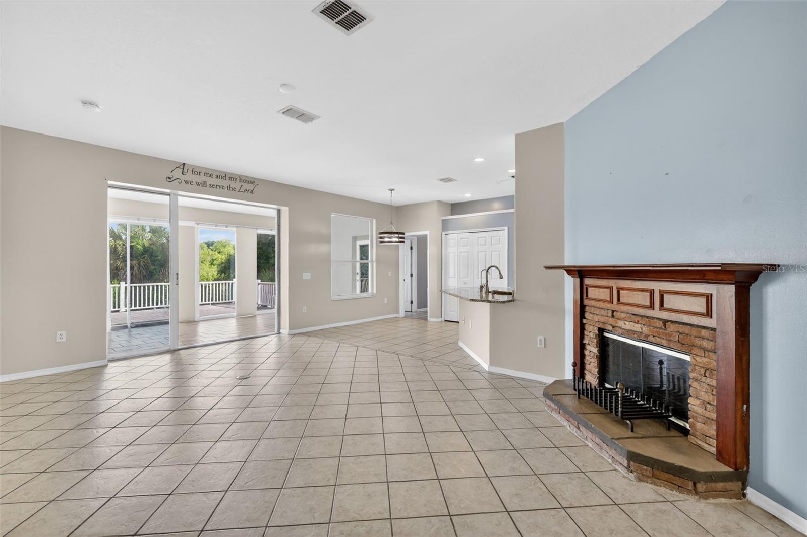 ARROWHEAD PH 02 - Residential