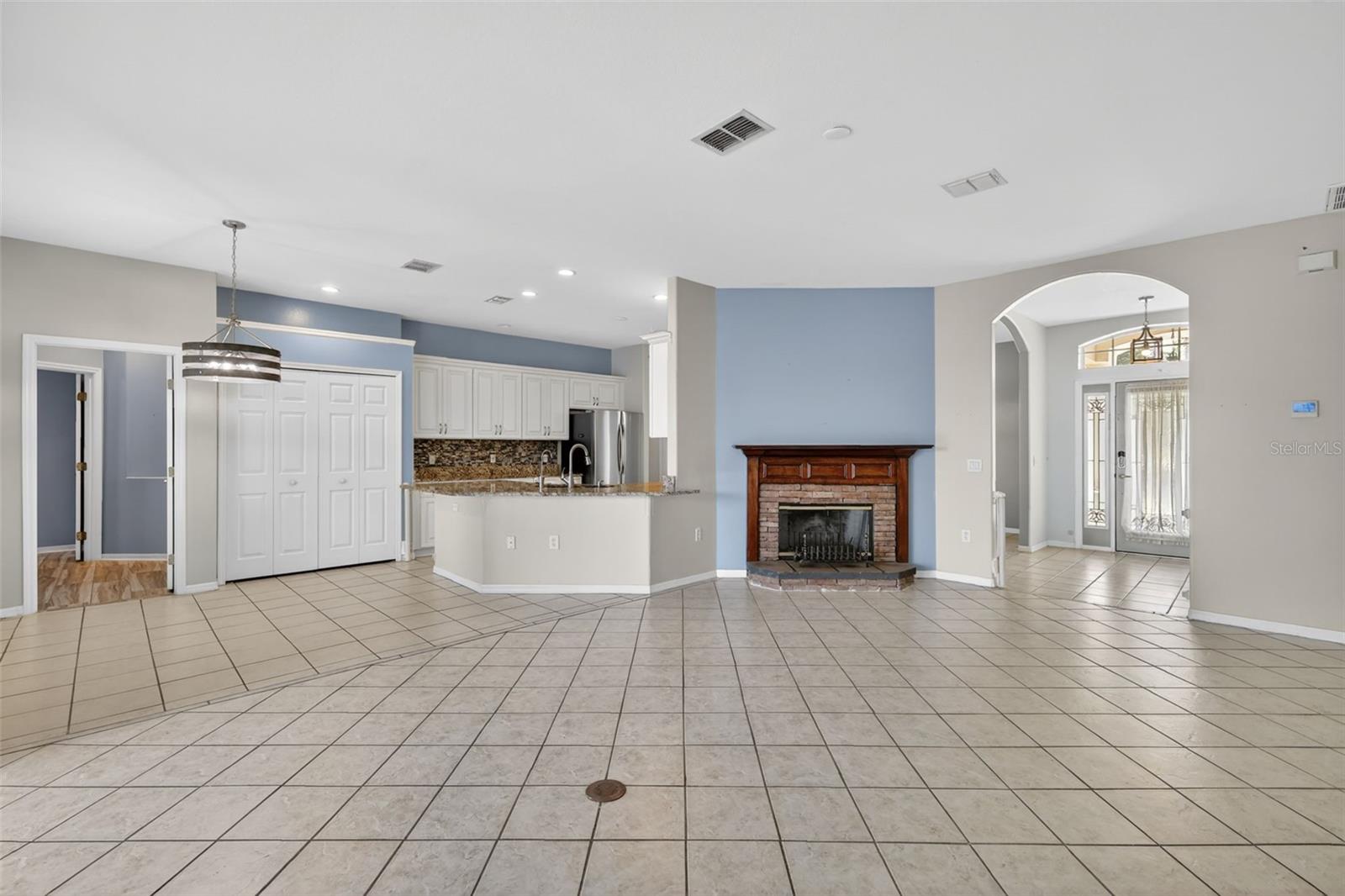 ARROWHEAD PH 02 - Residential