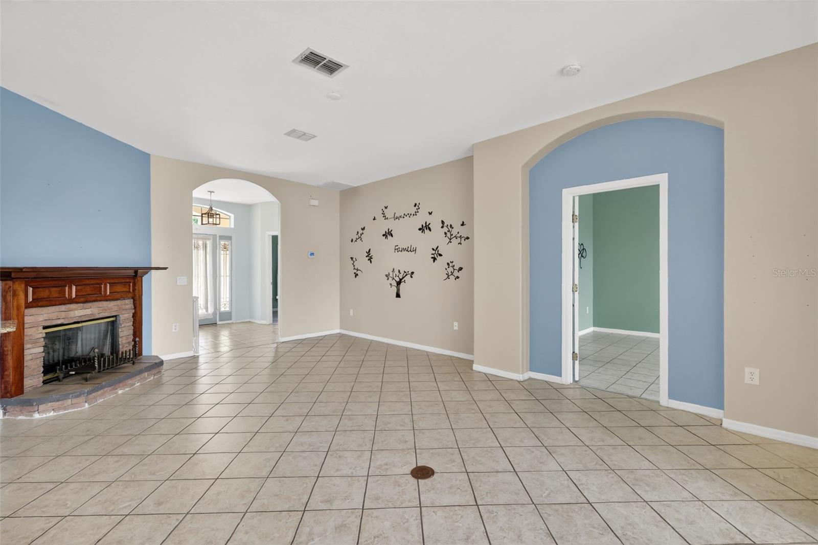 ARROWHEAD PH 02 - Residential