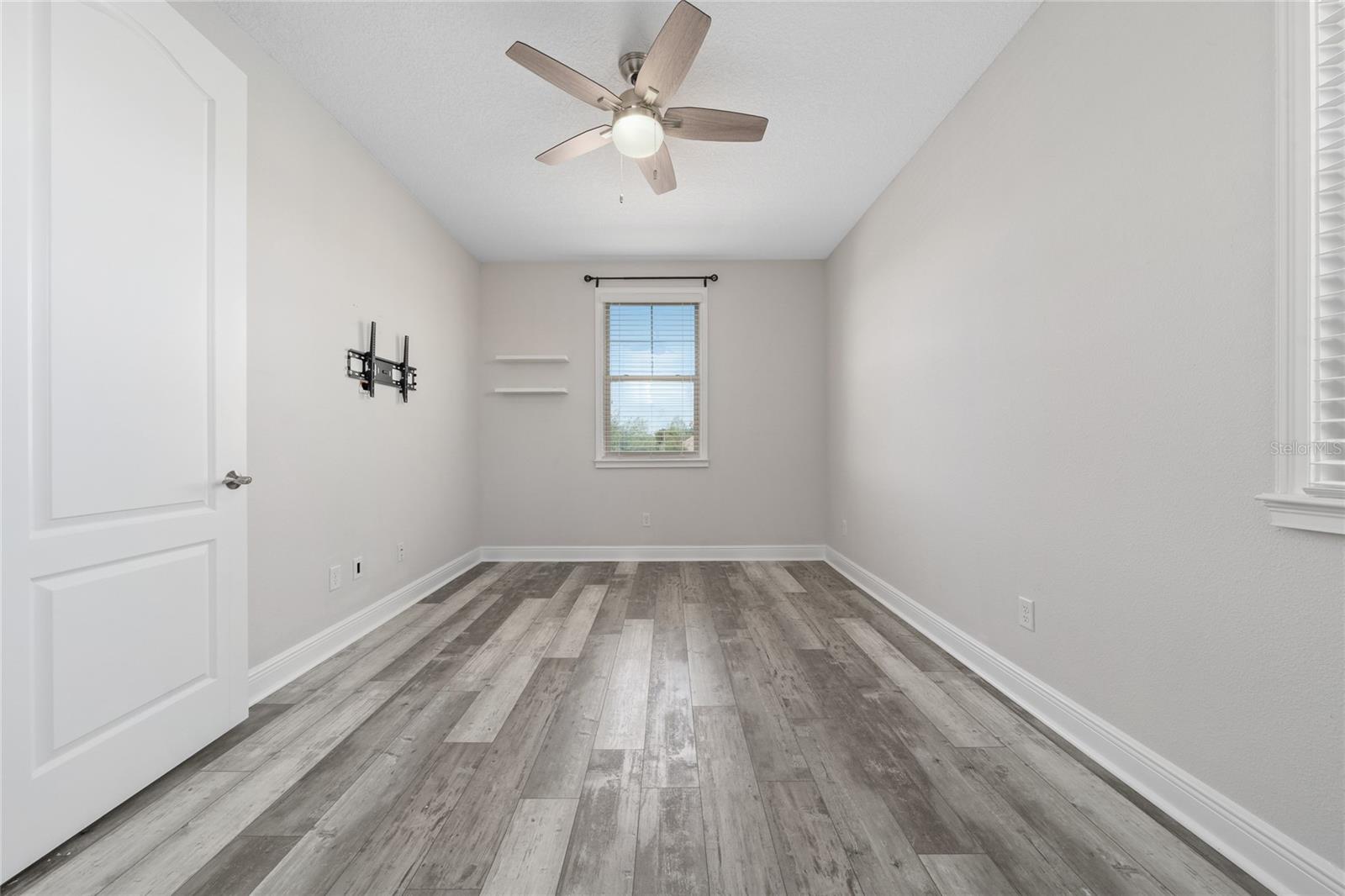 EAGLE CRK VILLAGE L PH 3A - Residential Lease