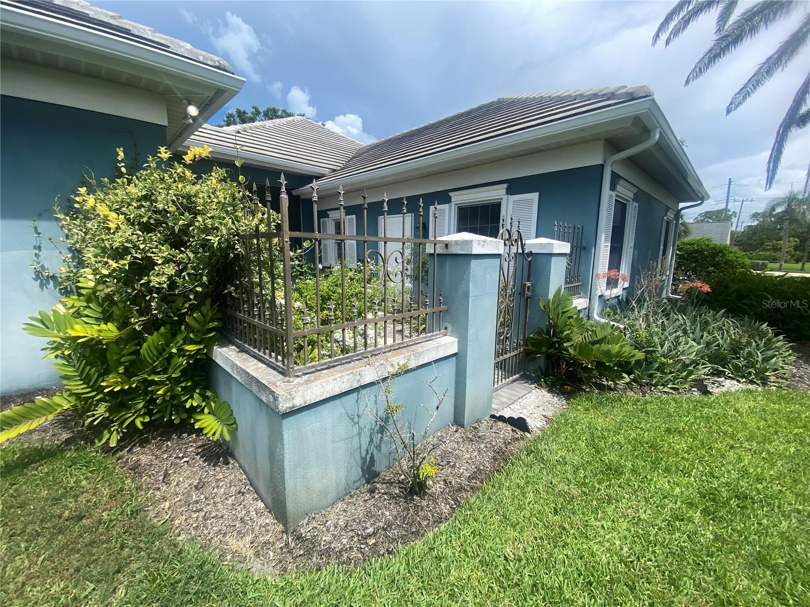 GULF MANOR - Residential Lease
