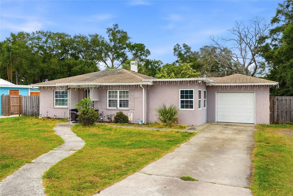 Photo of 10895 71st Avenue, Seminole, FL 33772 (MLS # TB8497134)