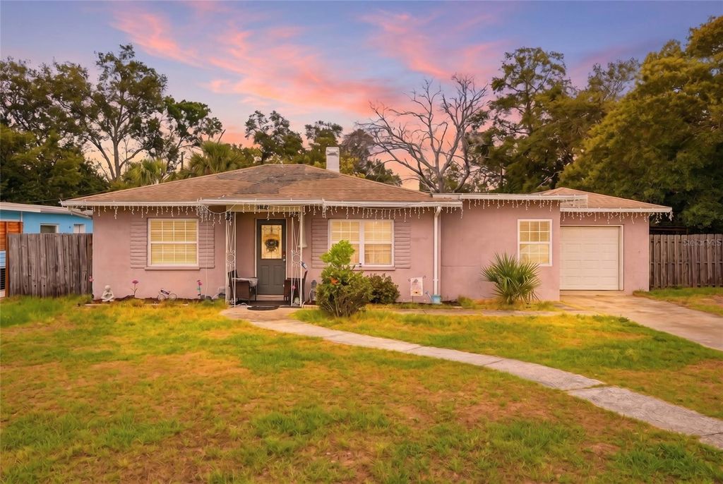 Photo of 10895 71st Avenue, Seminole, FL 33772 (MLS # TB8497134)