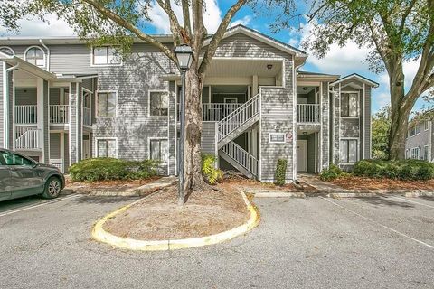 Photo of 9513 Darien Avenue #9513, Orlando, FL 32817 (MLS # O6384336)