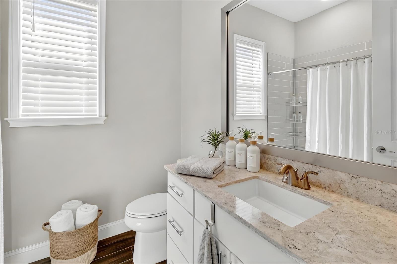 OAKMONT PH 2 PB 32 PG 30 - Residential