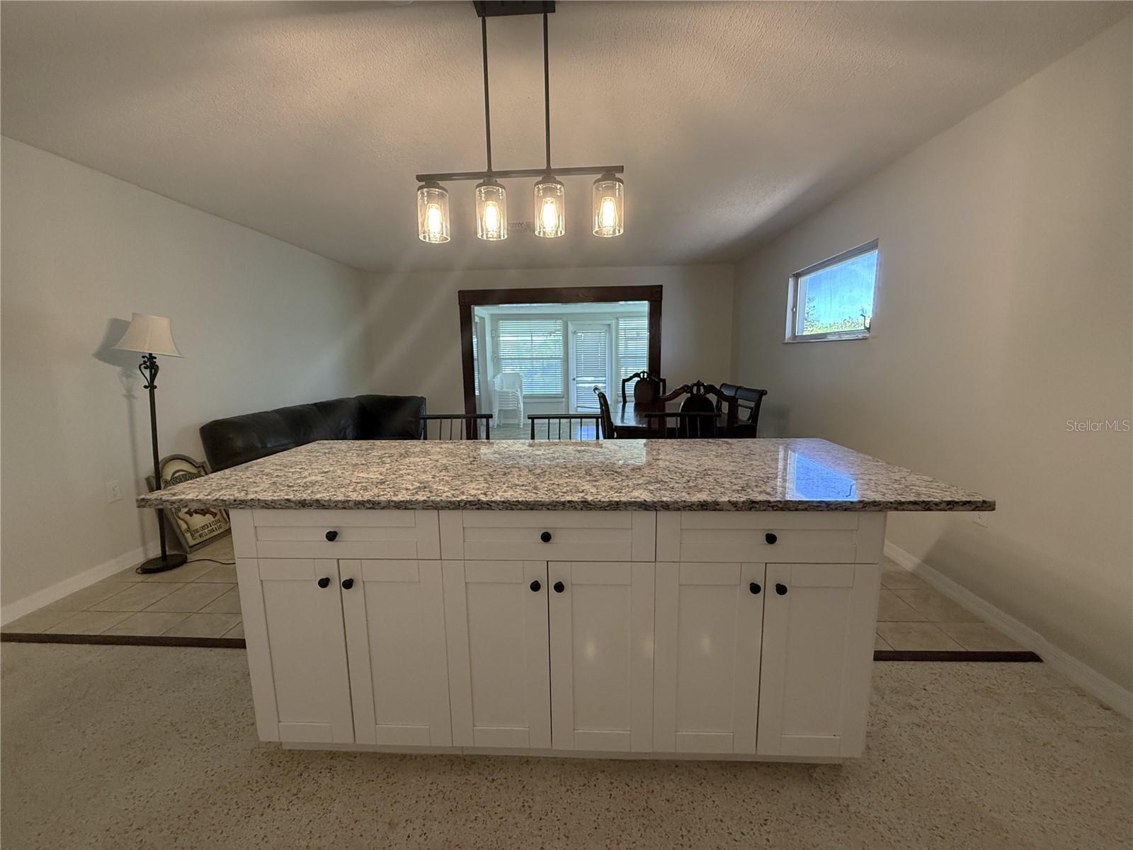 FLOR A MAR - Residential Lease