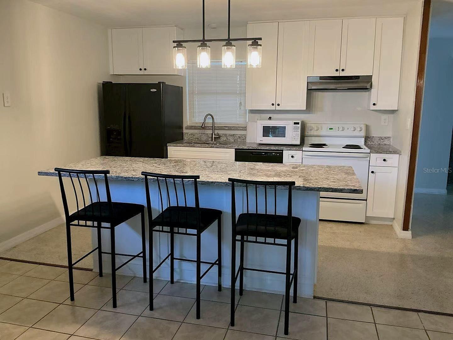 FLOR A MAR - Residential Lease