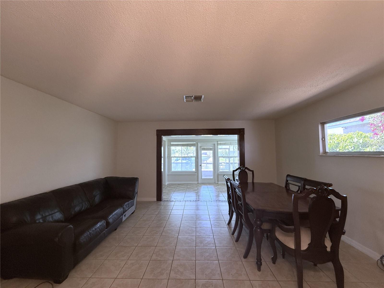 FLOR A MAR - Residential Lease